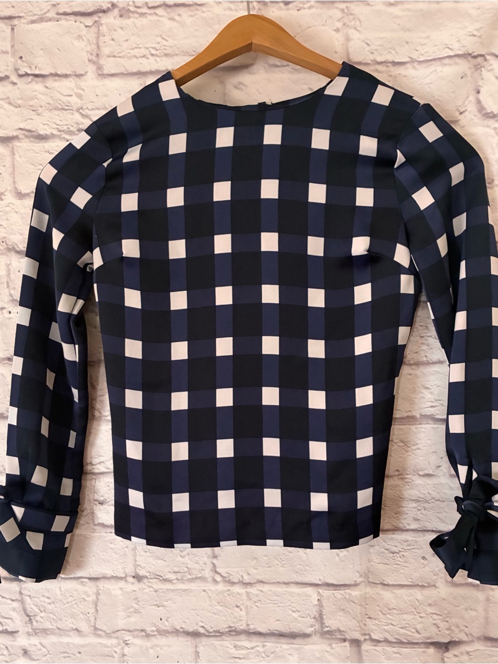 Banana Republic Navy and White Preppy Gingham Long-Sleeve Women's Top - XS